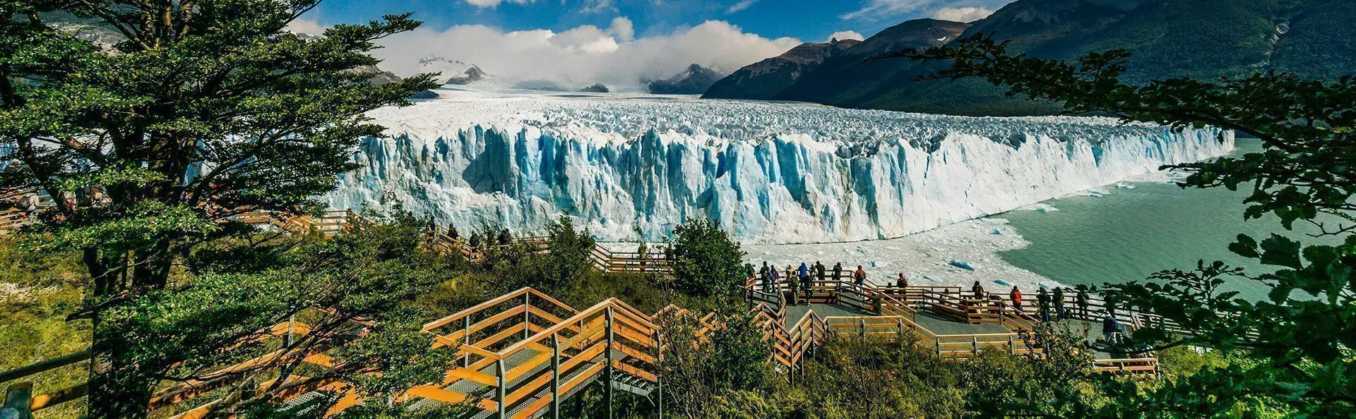 Der Gletscher Perito Moreno an einem sonnigen Tag, Patagonien, Argentinien