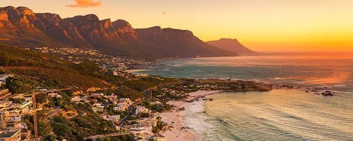 Cape Town bei Sonnenuntergang von oben